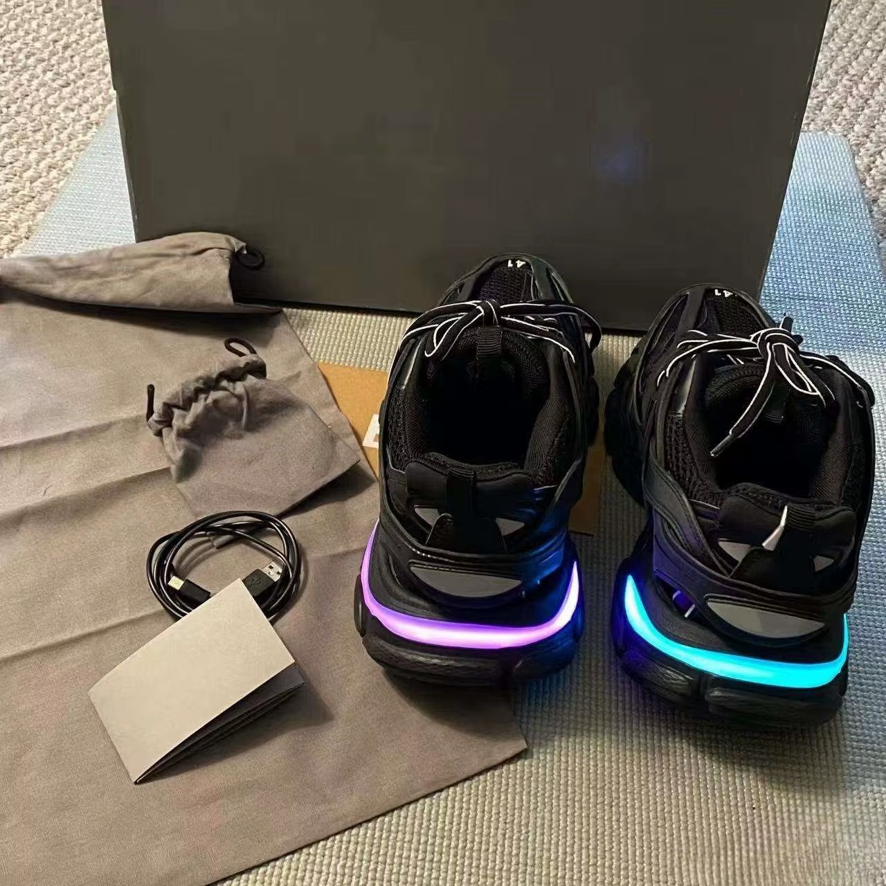 Baskets de créateur avec lumière LED, pour la course et la marche, style sport