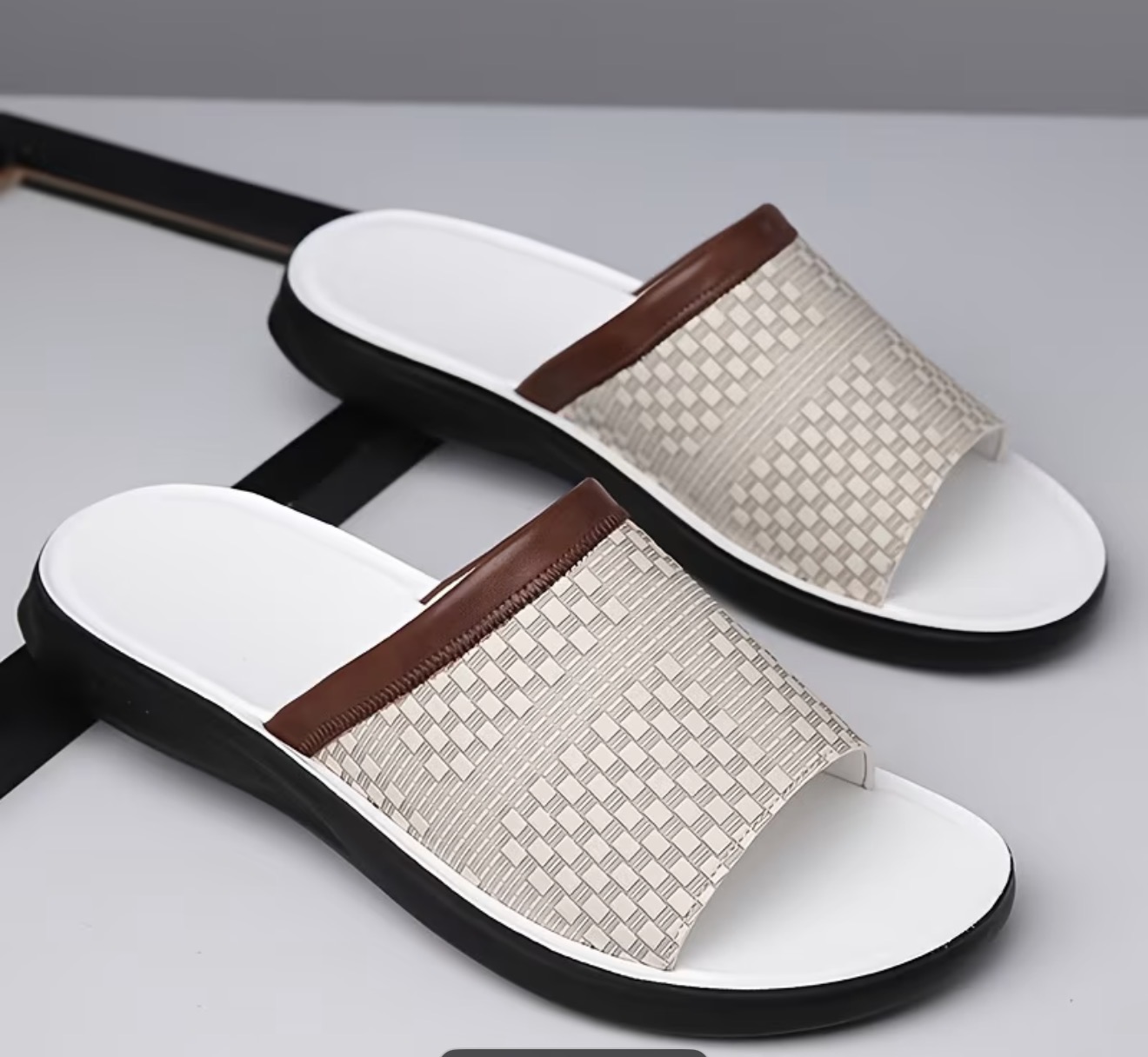 Pantoufles à carreaux